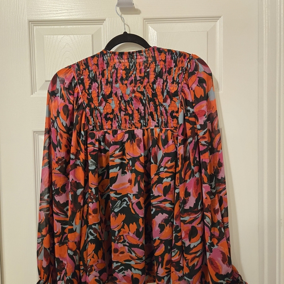 Entro Vibrant Patterned Top - Picture 10 of 11